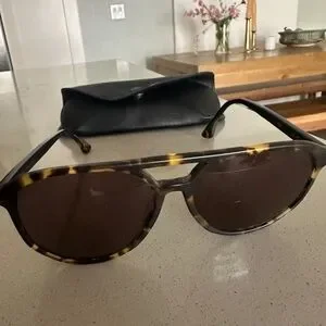 KREWE Court Sunglasses KREWE | Accessories | Krewe Court Sunglasses | Poshmark main image 4